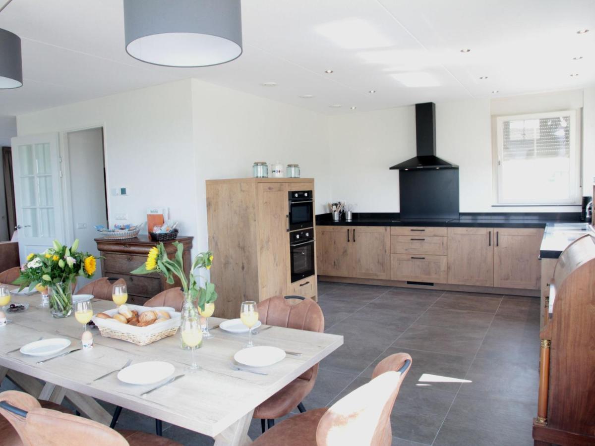 Beautiful And Spacious Villa With A Panoramic View Near The Beach Of Cadzand Esterno foto